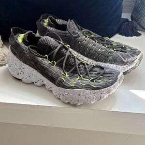 Nike Women’s Grey Knit Sneakers with Neon Accents size 9